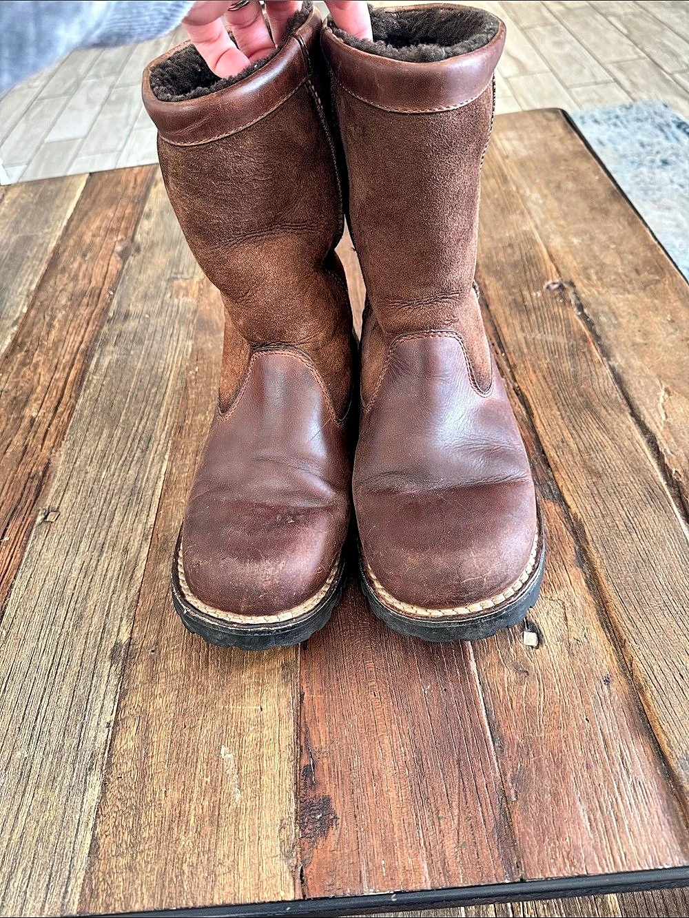 UGG Classic Short Brown Winter Boots US 9